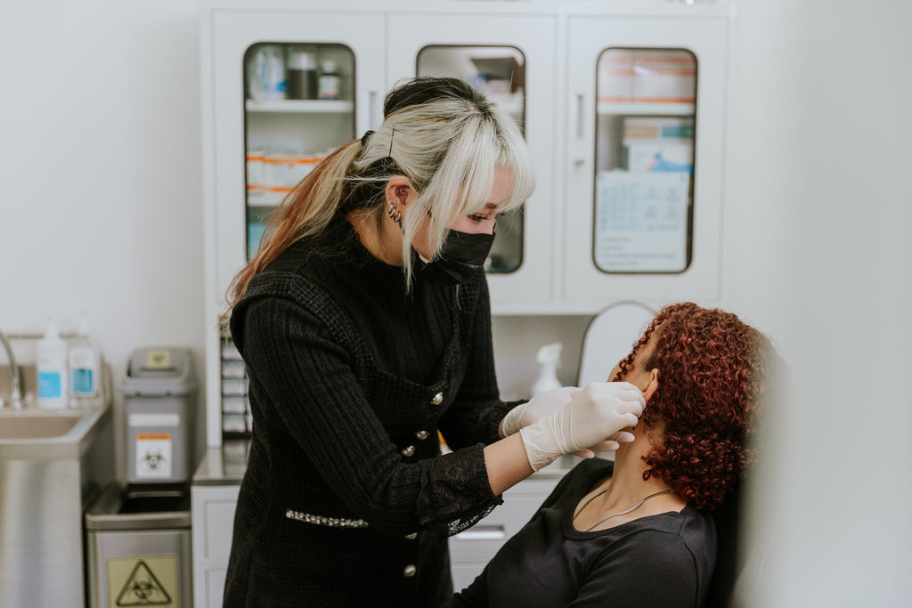 piercing-inprogress-with-pheenix-piercing-studio